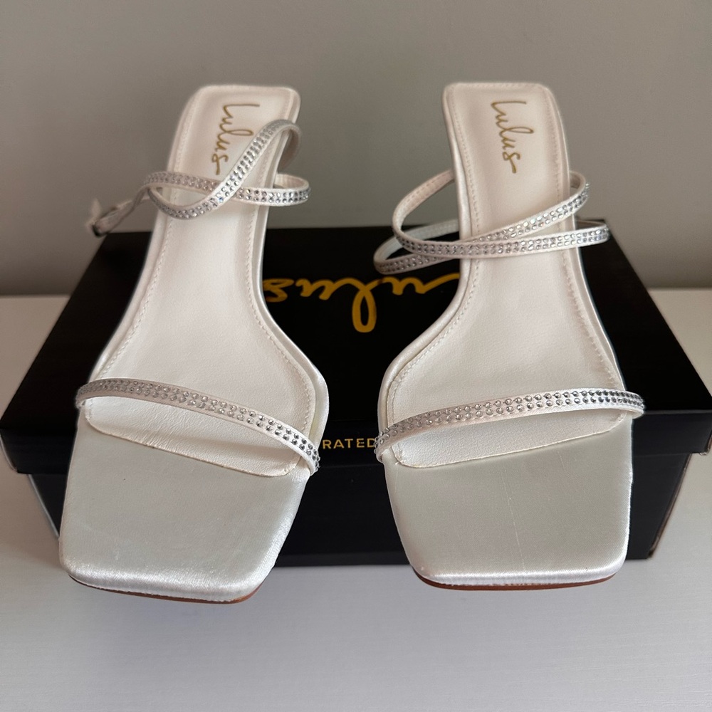 ❗️Sale❗️White Rhinestone Heels - Picture 4 of 5